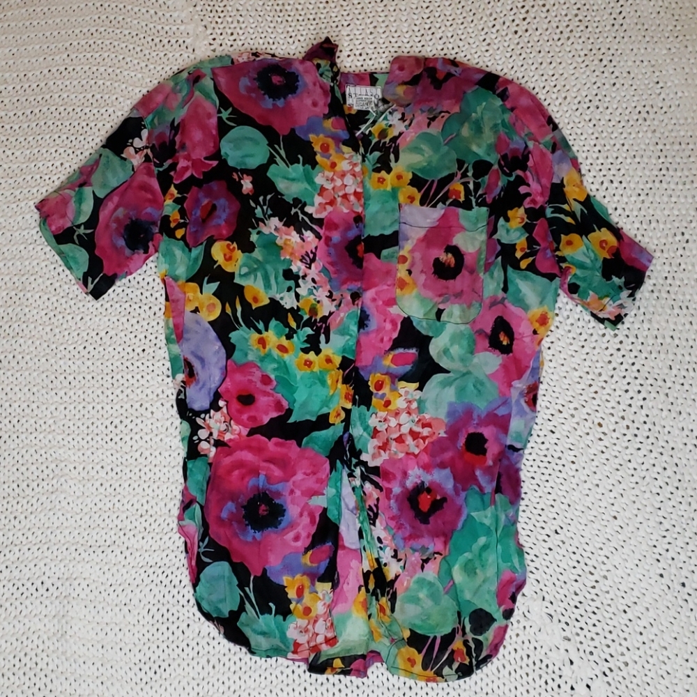 4 for $12 🧚‍♀️ Vtg Floral Button Down Tee